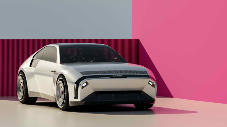 Past meets electric future: Škoda breathes new life into the iconic 110 R